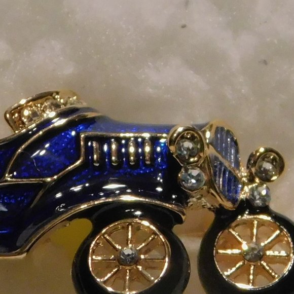 ANTIQUE CAR PIN - Picture 2 of 6